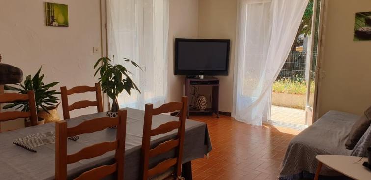 Appartement Location saisonnière à Coursan Extérieur photo